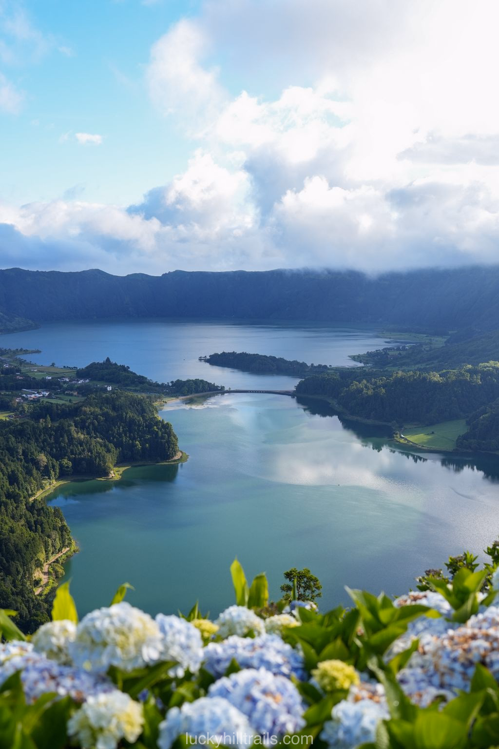 Vista do Rei viewpoint overlooking the two Sete Cidades lakes, São Miguel island, Azores