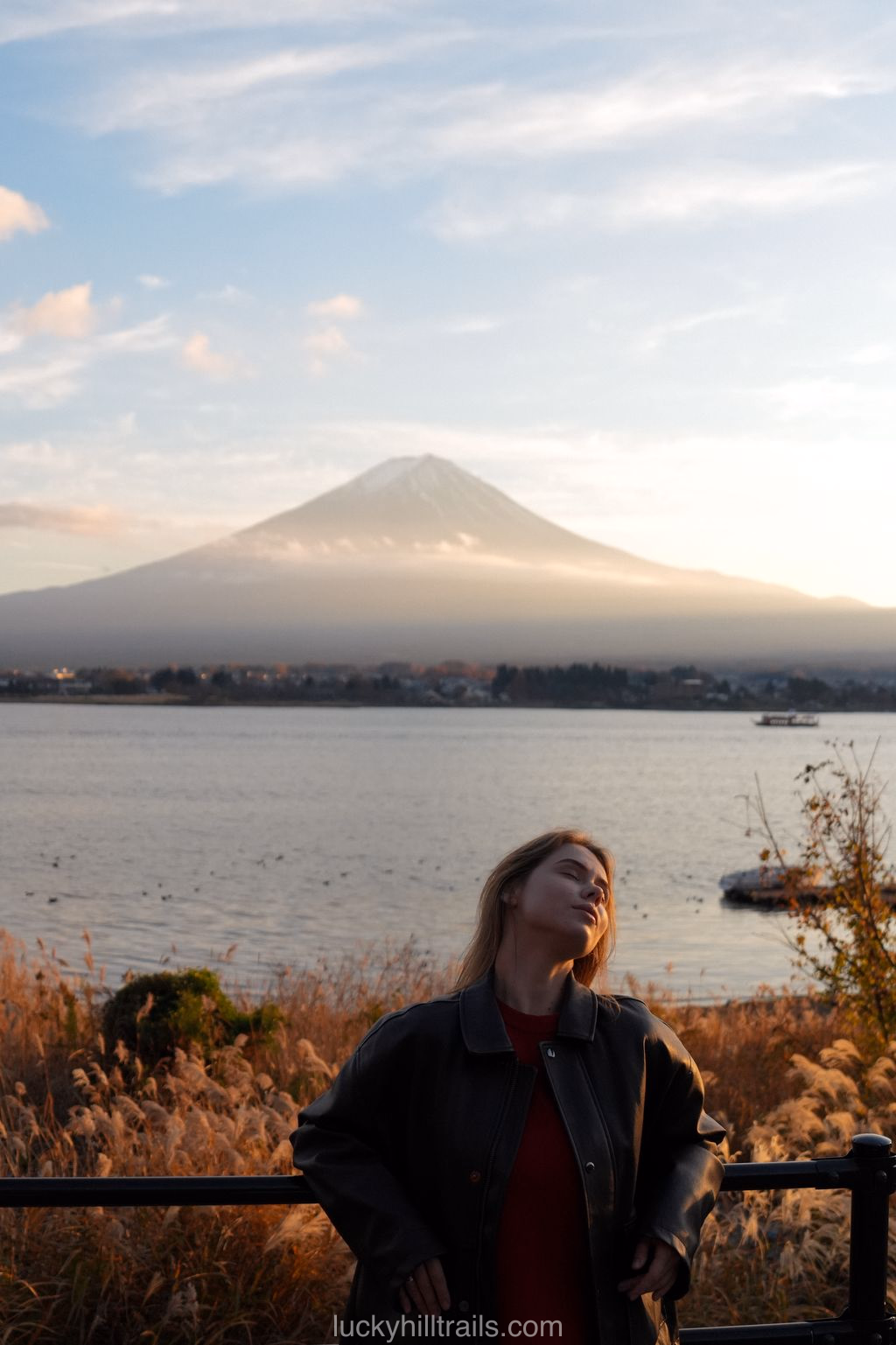 Peaceful Kawaguchiko Lake: pier and Mount Fuji